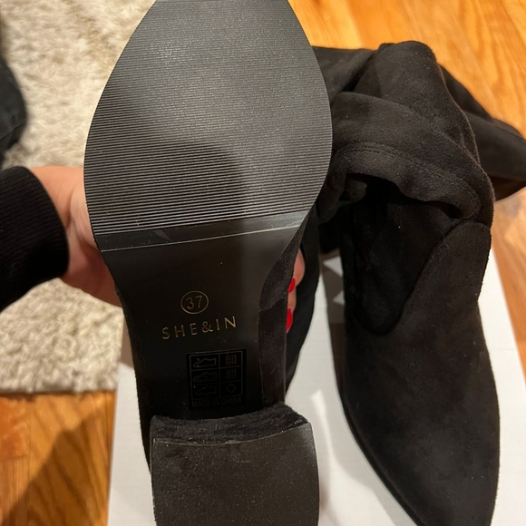 Boots - Picture 4 of 4